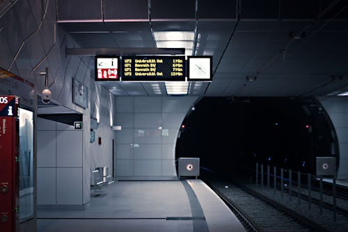 Care este orasul cu cele mai multe statii de metrou din lume?