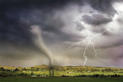 Unde se produc majoritatea fenomenelor meteorologice? 