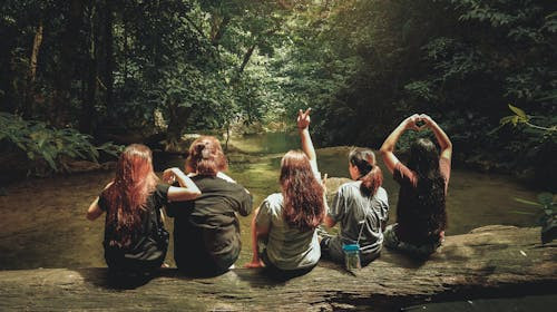 Simiti ca cineva din apropiere iti pune obstacole? 