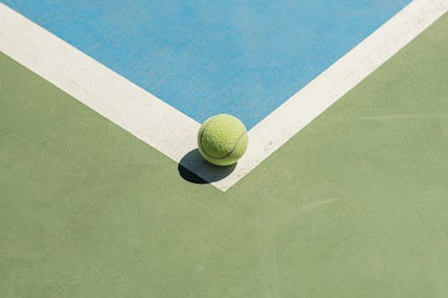 Unde s-a jucat prima data tenis de camp?