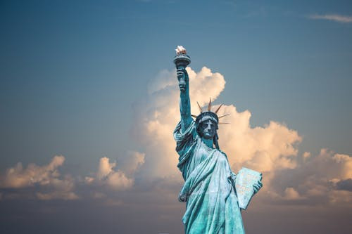 Unde se afla faimoasa Statuie a Libertatii?