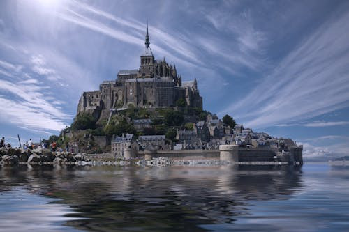 Unde se afla Le Mont-Saint-Michel?