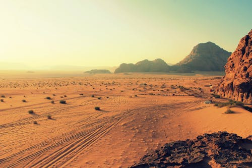 Unde se afla desertul Kalahari?