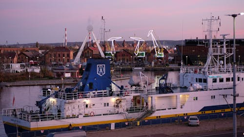 In ce tara se afla portul maritim celebru Gdansk?