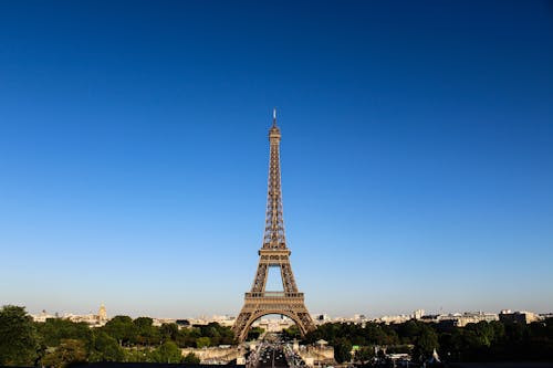 Ce a înființat teologul francez Robert de Sorbonne in anul 1257?