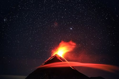 Unde se afla cel mai mare vulcan activ, numit si Mauna Loa?