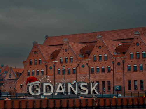 Orașul-port Gdańsk este un oraș din...