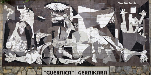 Ce pictor a realizat celebra lucrare „Guernica”?