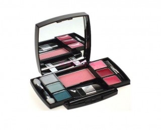 MAKEUP TRADING SET COSMETICE COMPACT
