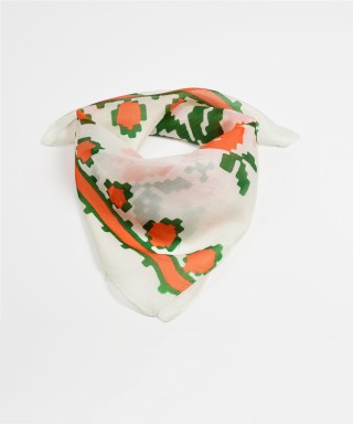 Esarfa din matase, alba