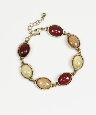 Bratara formata din accesorii ovale