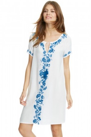 Rochie de plaja alba cu broderie