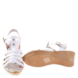 Sandale albe cu platforma mica