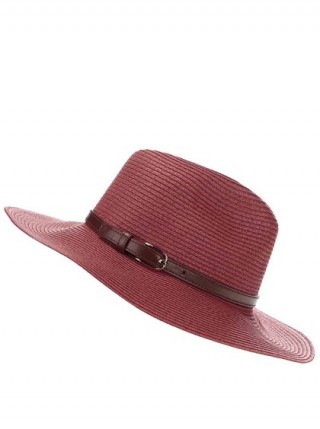 Palarie visinie cu boruri largi