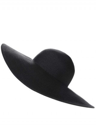 Palarie neagra cu boruri largi