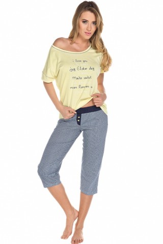 Pijamale cu pantaloni trei sferturi