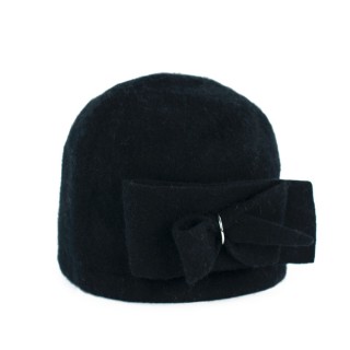 Caciula eleganta neagra