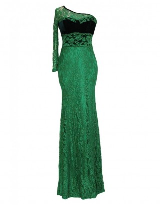 Rochi din dantela cu un umar gol