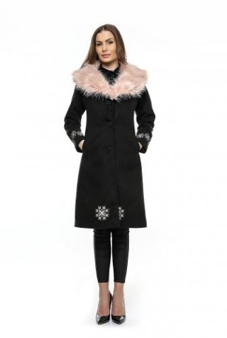 Palton matlasat cu guler de blana, fabricat in Romania
