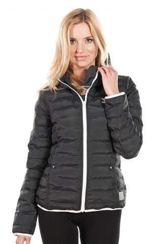 Geaca neagra de la Adidas