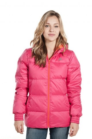 Geaca roz de iarna de la Adidas