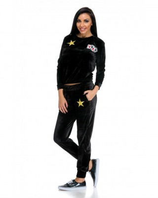 Trening din catifea neagra cu aplicatii