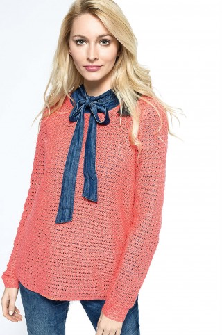 Pulover gros din tricot neted