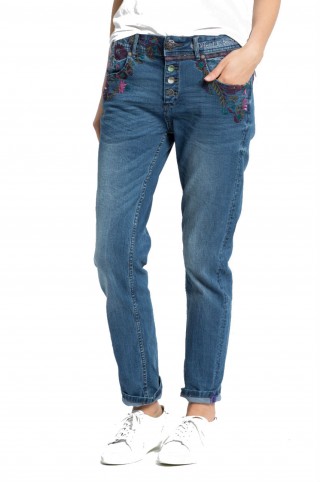 Boyfriend jeans din denim spalacit