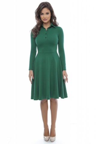 Rochie verde in clos