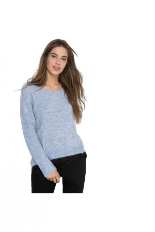 Pulover din material moale