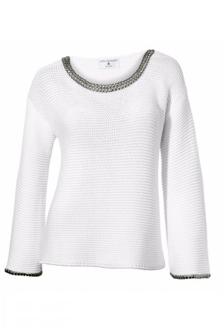 Pulover cu maneci evazate confectionat in Africa