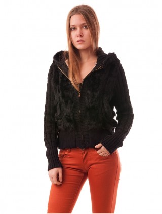Jacheta tricotata cu blanita neagra