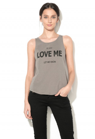 Top gri cu mesaj imprimat