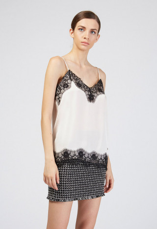 Top alb satinat cu bretele subtiri Motivi si cu borduri din dantela neagra brodata in contrast