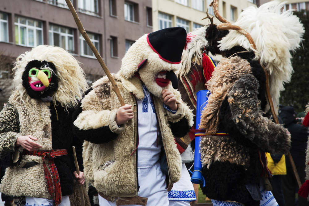 VIDEO: Cele mai frumoase COLINDE ROMÂNEȘTI! De transmis copiilor din neam în neam ca să păstrăm tradiția VIE