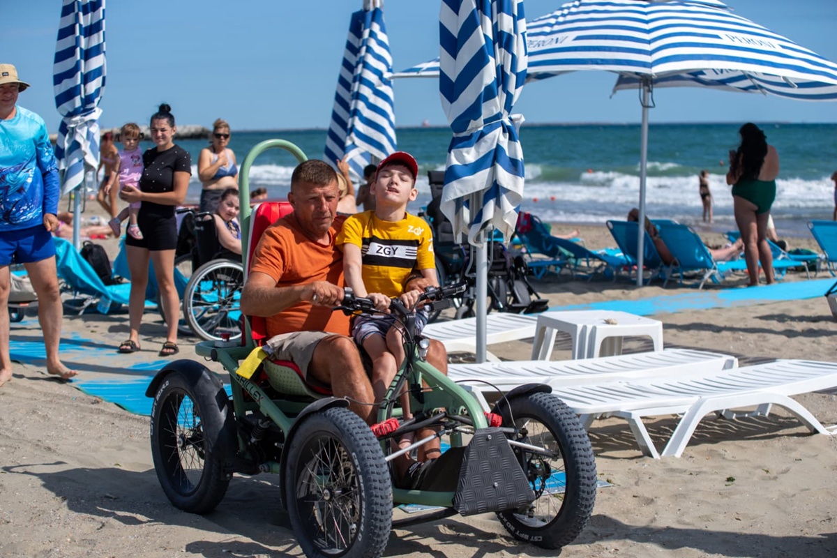 21 de plaje accesibilizate pentru persoane cu dizabilităţi şi un centru de activităţi la Eforie Sud 