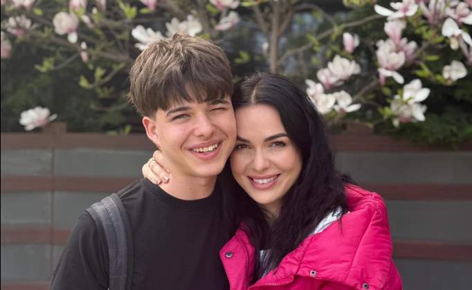 Bucurie în familia Maxer! Fiul Deei și al lui Dinu Maxer a fost admis la liceul dorit. Performanța obținută fără meditații 