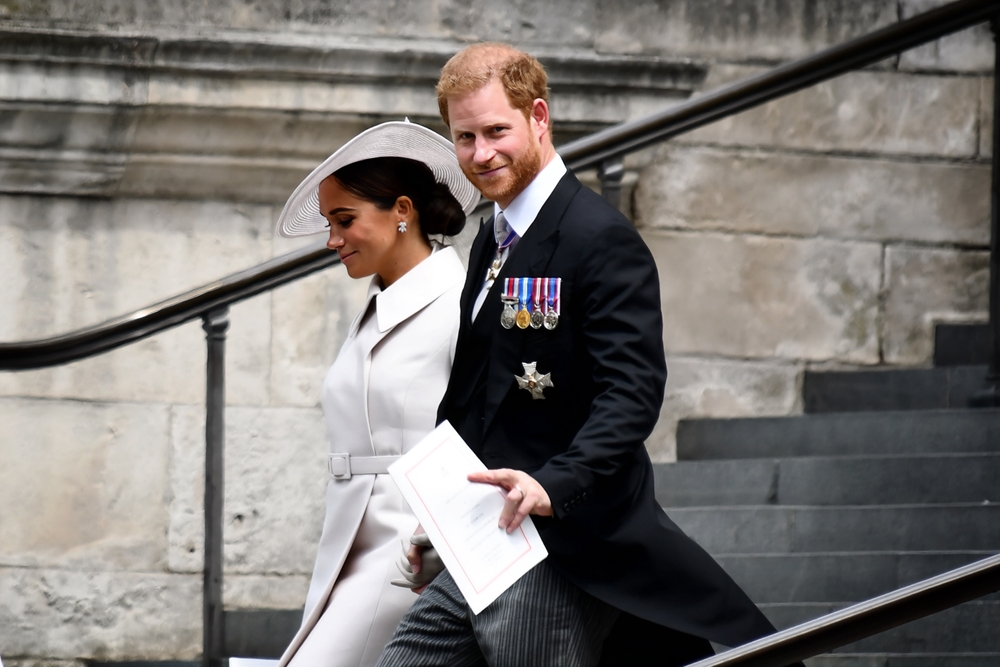 Harry și Meghan, sfătuiți de experți să se retragă din atenția publică pentru o vreme
