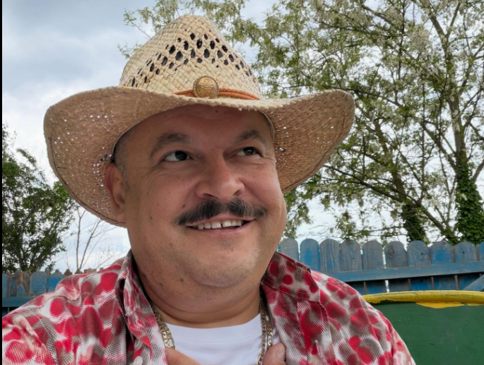 Mihai Bobonete, de nerecunoscut la un eveniment din Slobozia. Ce a făcut actorul în ploaie i-a impresionat pe toți