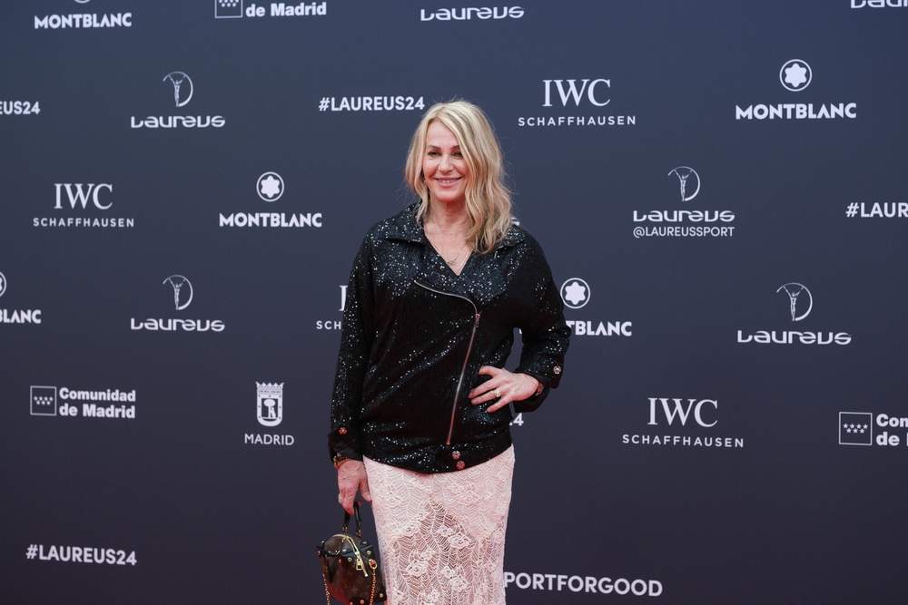 Nadia Comăneci, apariție spectaculoasă la Paris Fashion Week. Zeița de la Montreal a strălucit pe podium 