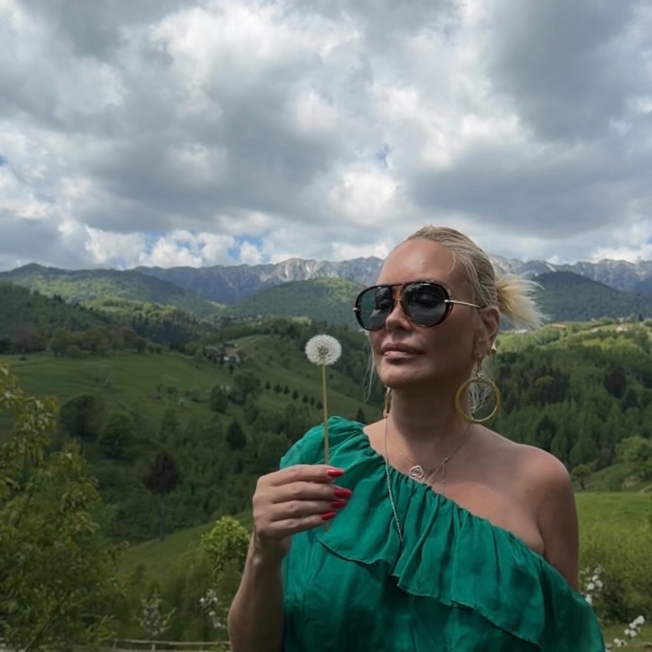 Vica Blochina, țeapă de zile mari la renovarea casei: Au fugit cu banii și mi-au spart casa. Merg la poliție...